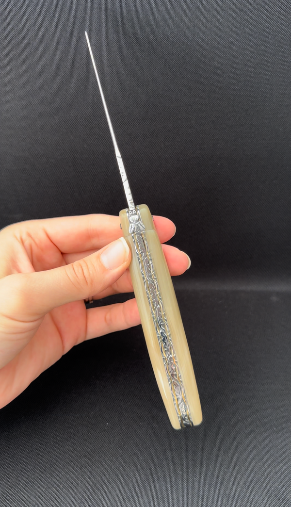 Folding Knife Light Horn Handle with Double Plates Chiseled Top and Down