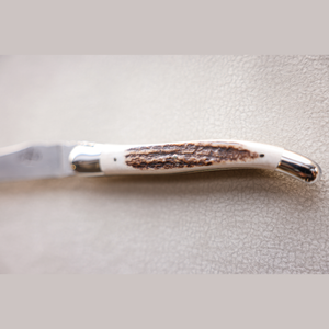 Folding Knife Deer Antler - Damascus Steel Blade