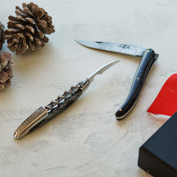 Duo Gift Set - Black stabilized Camel Bone - Corkscrew and 12cm Folding Knife - Hand Chiselled Bee