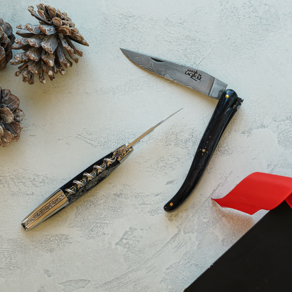 Duo Gift Set - Black stabilized Camel Bone - Corkscrew and 12cm Folding Knife - Hand Chiselled Bee