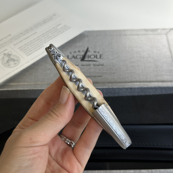 #satinfinish #damascusblade #PinotPatternLever